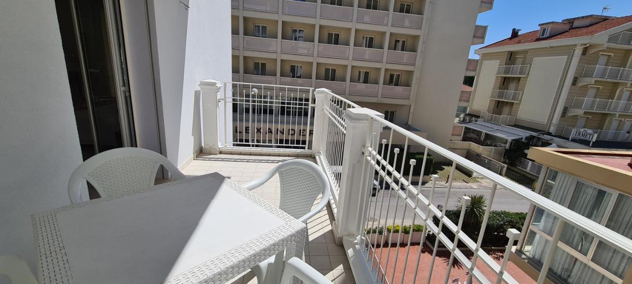 Rubino Apartments A 100Metri Dal Mare Riccione Eksteriør bilde