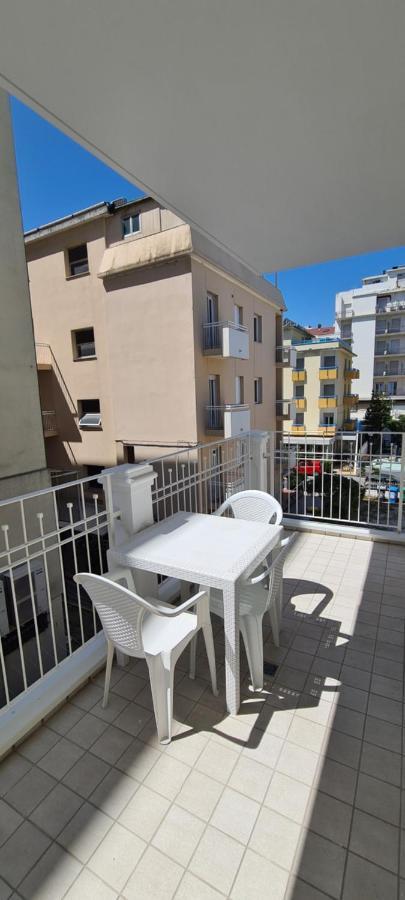 Rubino Apartments A 100Metri Dal Mare Riccione Eksteriør bilde